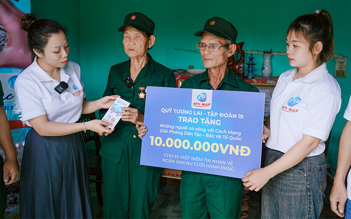 Biểu tượng tai nghe hỗ trợ khách hàng 24/7, thể hiện dịch vụ chăm sóc tận tâm của 8s bet.